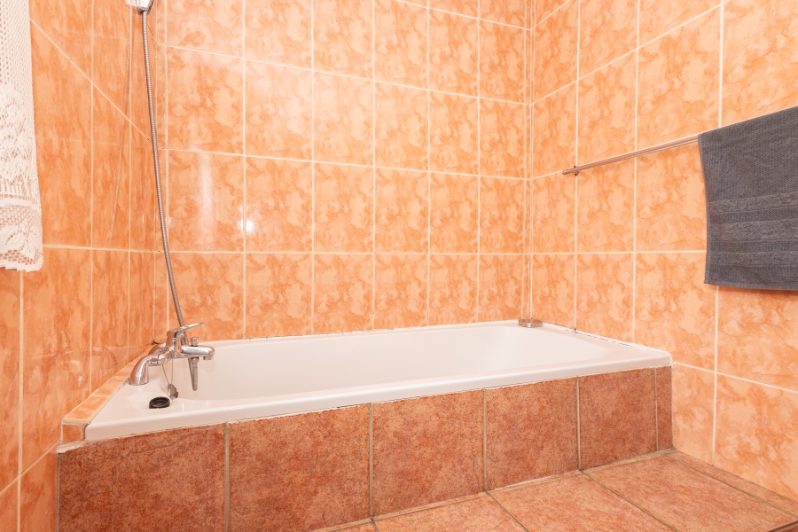 4 Bedroom Property for Sale in Matroosfontein Western Cape